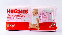 Huggies Ultra Comfort 5 Mega Qız Uşaqları üçün Bez 12-22 kq 56əd